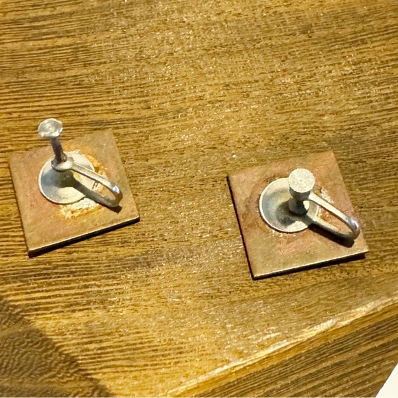 Vintage enamel on copper abstract square screwback earrings - Picture 4 of 7